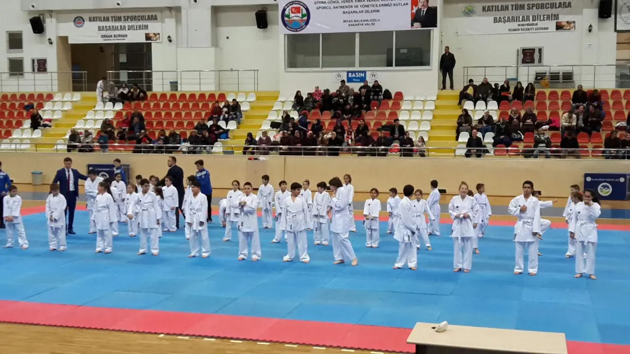 Haber: Hendek Karate Takımı Kuşak Yükseltti - Galeri-5