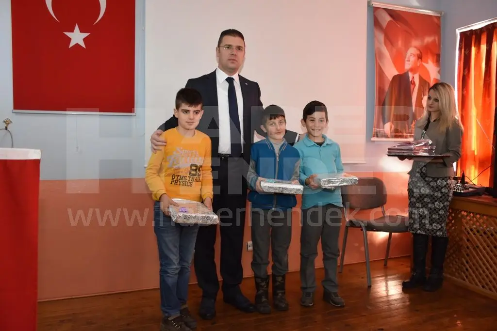 Haber: Hendek'te Öğrenciler Karnelerini Alarak Tatile Girdi - Galeri-3