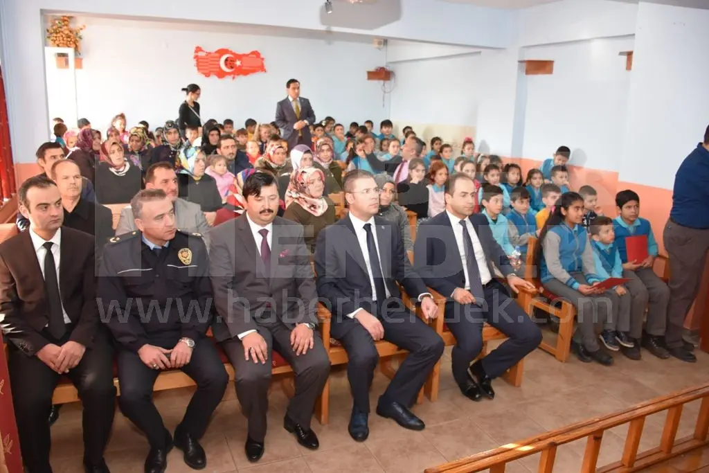 Haber: Hendek'te Öğrenciler Karnelerini Alarak Tatile Girdi - Galeri-1