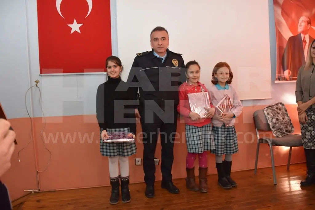 Haber: Hendek'te Öğrenciler Karnelerini Alarak Tatile Girdi - Galeri-4