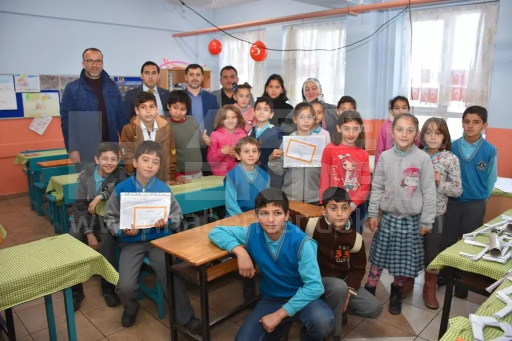 Haber: Hendek'te Öğrenciler Karnelerini Alarak Tatile Girdi - Galeri-2