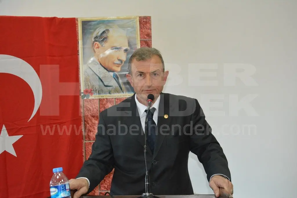 Haber: Berberler ve Kuaförler Odasında Çilek Yeniden Başkan - Galeri-7