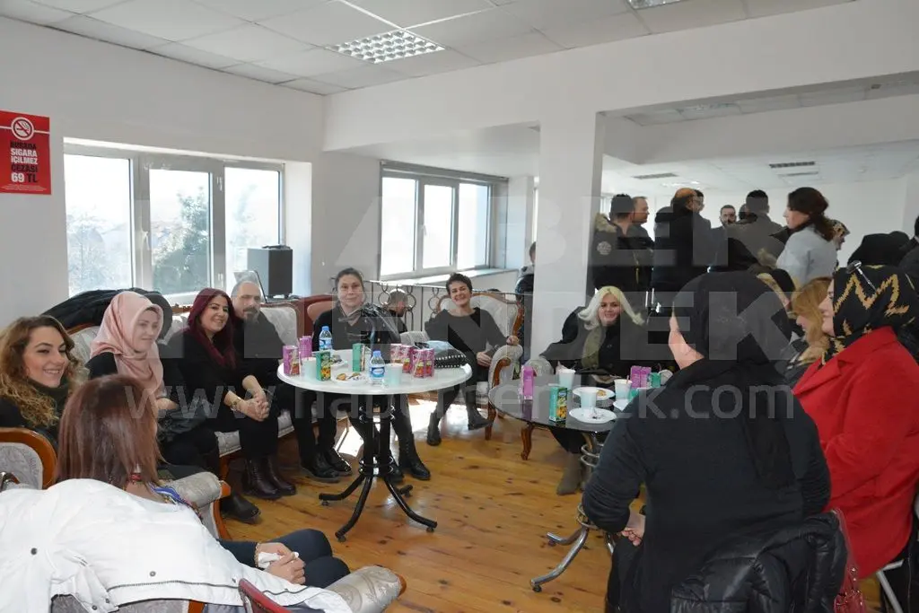 Haber: Berberler ve Kuaförler Odasında Çilek Yeniden Başkan - Galeri-2