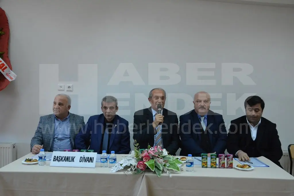 Haber: Berberler ve Kuaförler Odasında Çilek Yeniden Başkan - Galeri-1