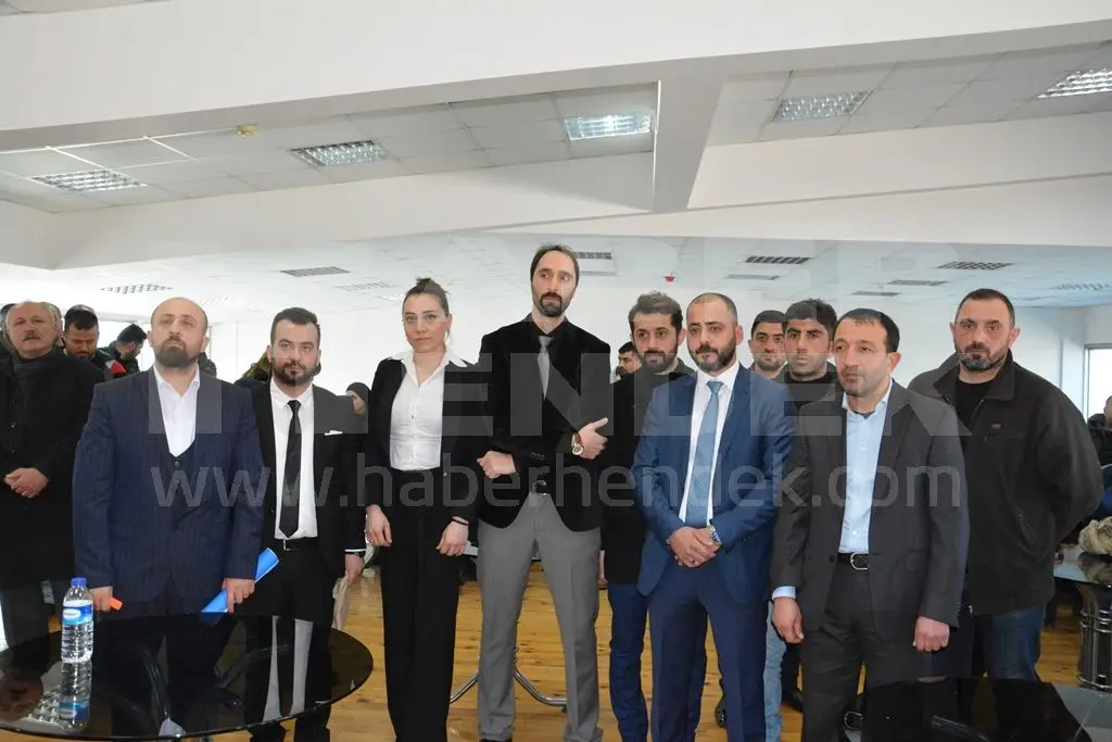 Haber: Berberler ve Kuaförler Odasında Çilek Yeniden Başkan - Galeri-12