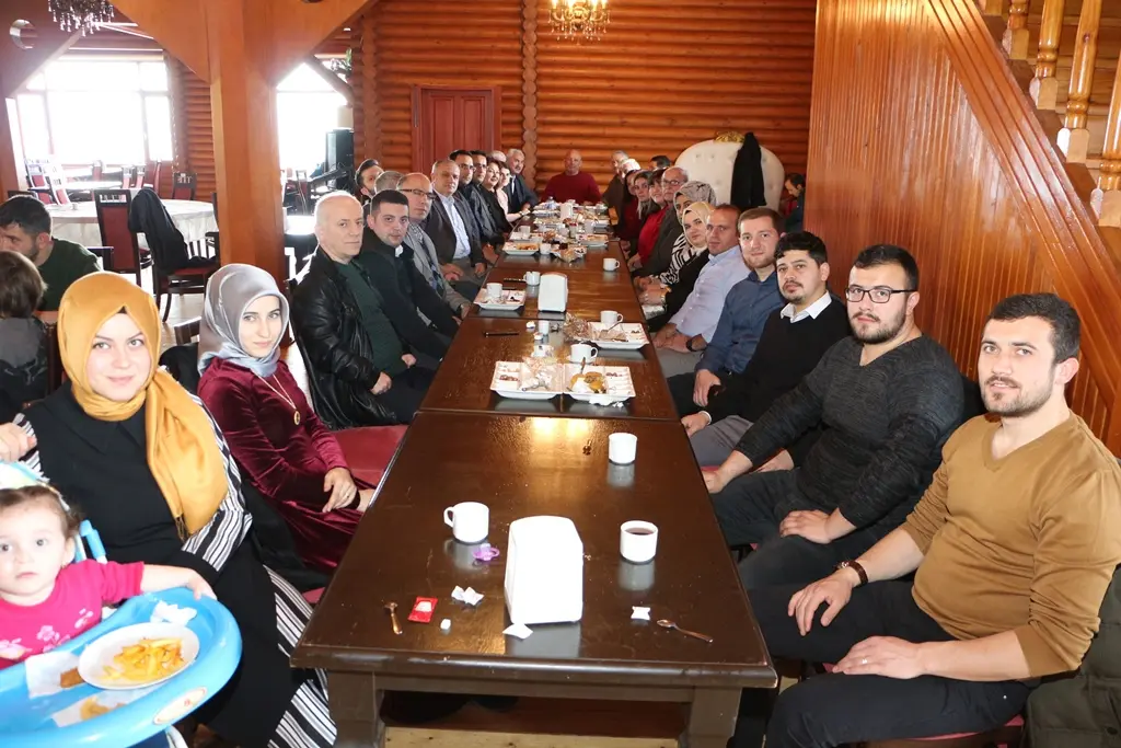 Haber: Emlak Kursiyerleri Sertifikalarını Aldı - Galeri-1