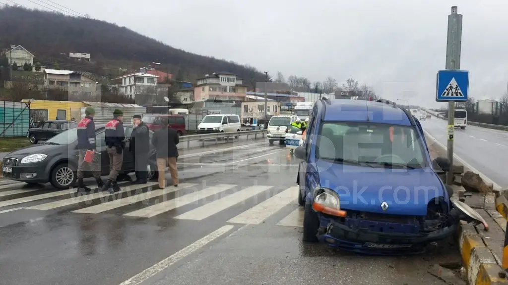 Haber: Küçük Sanayi Işıklarında Kaza Dört Yaralı - Öne Çıkan