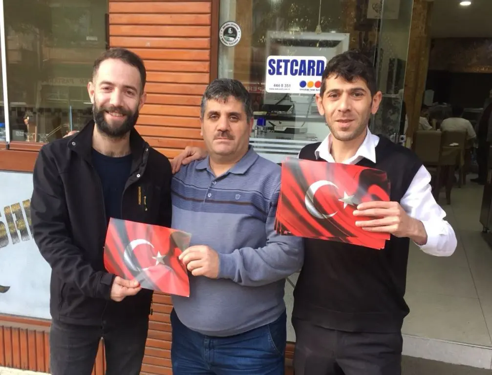 Haber: Ülkü Ocakları Mehmetçiklerimize Destek Amacıyla Türk Bayrağı Dağıttı - Galeri-1