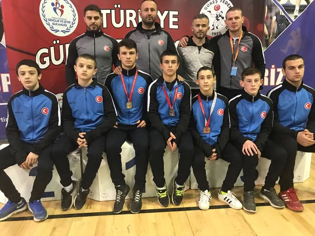Haber: Hendek'li Güreşçiler madalyaları topladı - Öne Çıkan