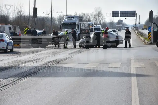 Hendek 2. Osb’de kaza üç yaralı