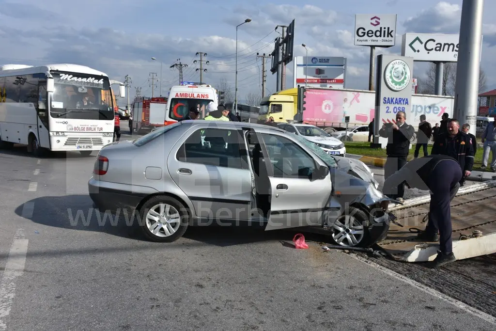 Haber: Hendek 2. Osb’de kaza üç yaralı - Galeri-2