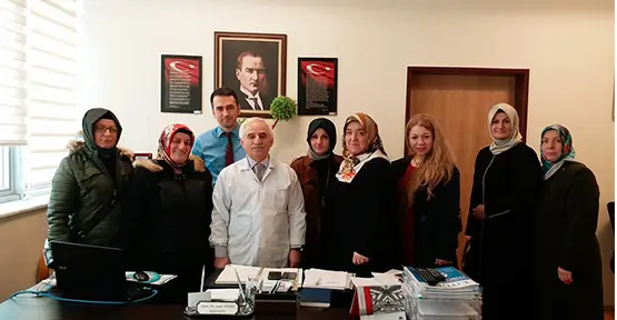 Haber: AK Parti Hendek Kadın Kolları Başkanı Bedia Yılkın Kızılay ve  Devlet Hastanesini ziyaret etti - Galeri-1