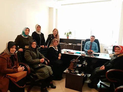 Haber: AK Parti Hendek Kadın Kolları Başkanı Bedia Yılkın Kızılay ve  Devlet Hastanesini ziyaret etti - Galeri-2