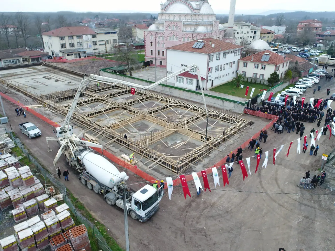 Haber: Yeşilyurt’ta temel atıldı - Galeri-1