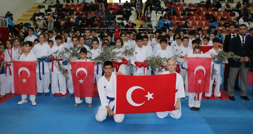 Haber: Karatecilerden Zeytin Dalı - Galeri-1