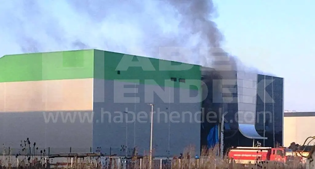 Haber: Hendek OSB’de Fabrikada Yangın - Galeri-1