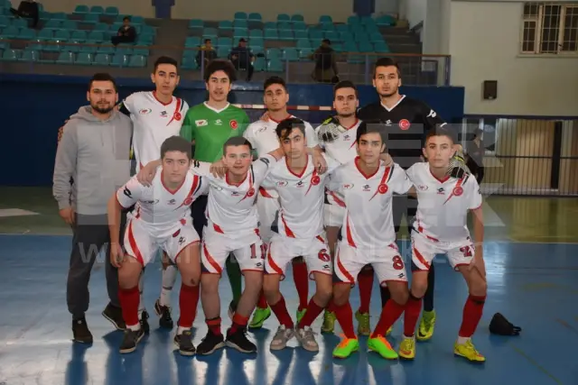 Futsal’da Grup Müsabakaları Tüm Hızıyla Devam Ediyor