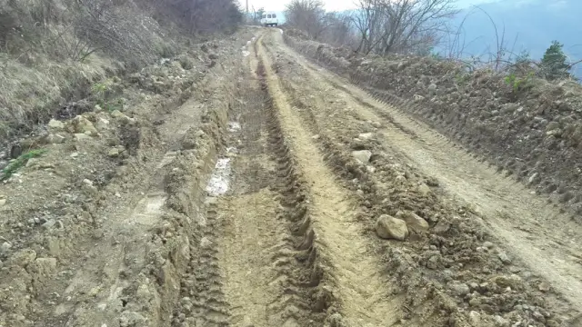 BURASI MAHALLE YOLU