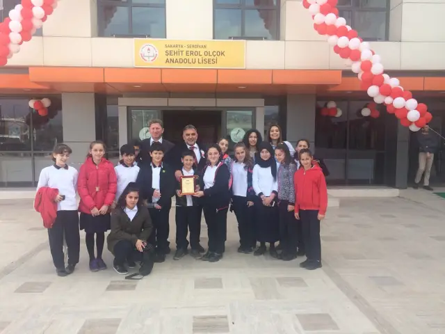 Uzuncaorman Murat Nişancı Ortaokulu Ödülünü Sakal’dan Aldı