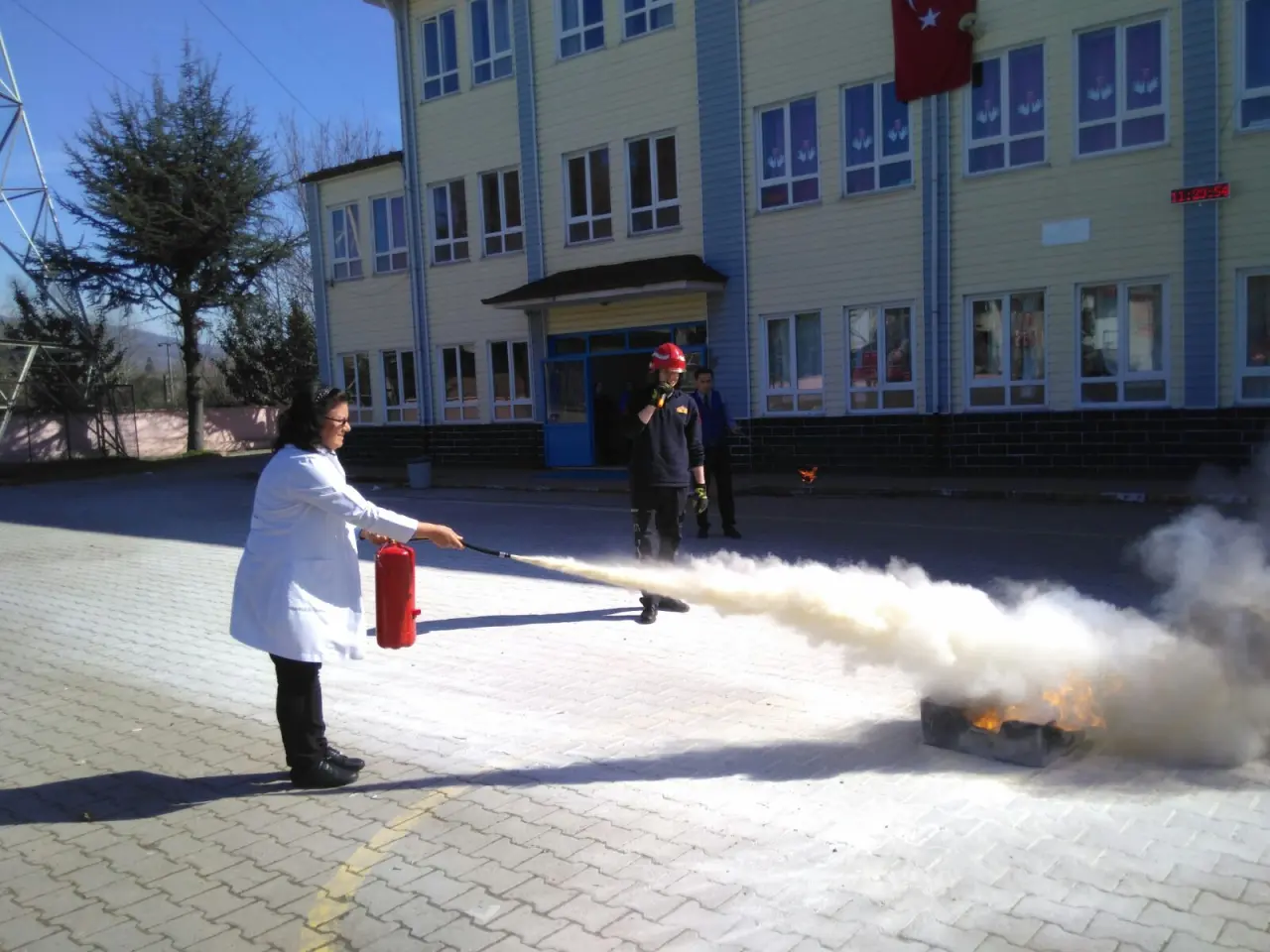 Haber: Mustafa Asım İlkokulunda Yangın tatbikatı - Galeri-2