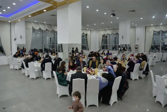  Sağlıkçılar Yemekte Buluştu