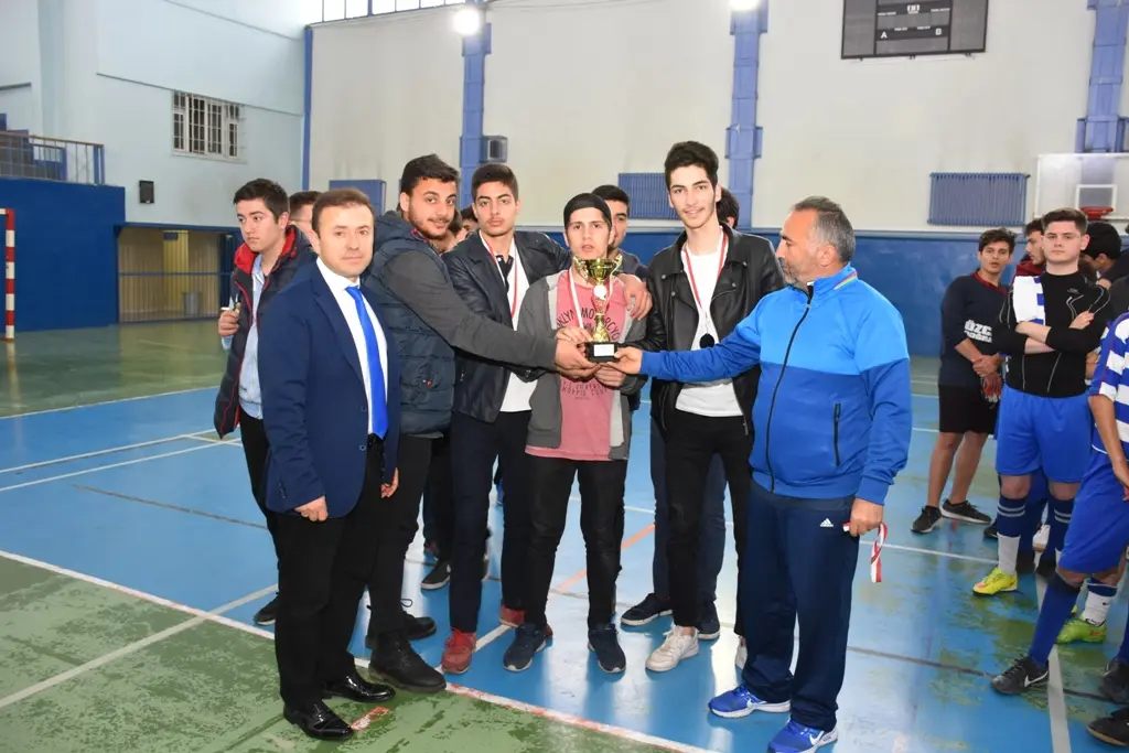 Haber: Hendek Teknik ve Endüstri Meslek Lisesi Şampiyon - Galeri-4