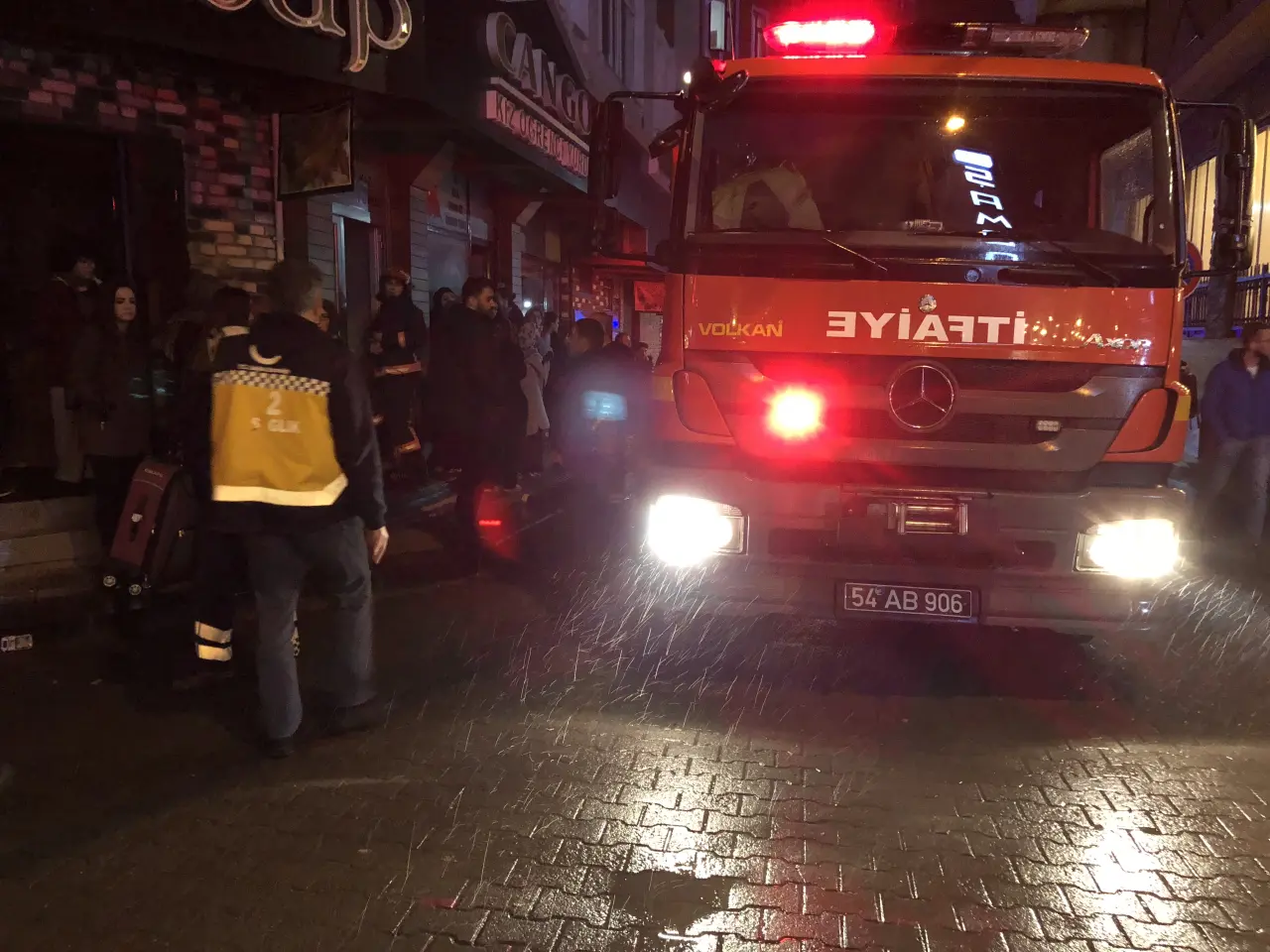 Haber: Hendek'te yangın paniği, yurt boşaltıldı - Galeri-2