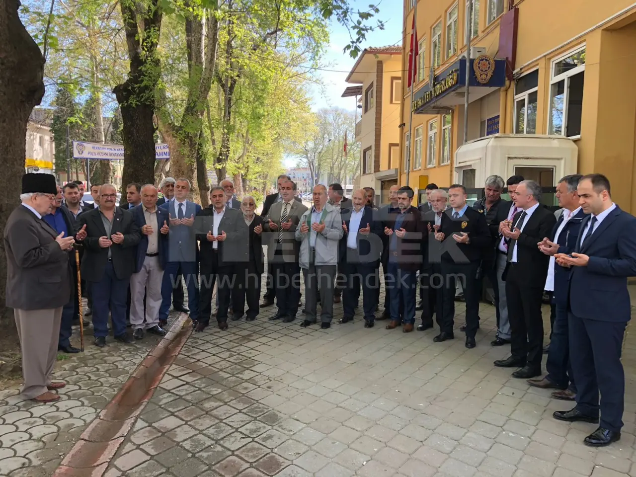 Haber: Emniyet Şehitlerimiz İçin Kurban Kesti - Galeri-1