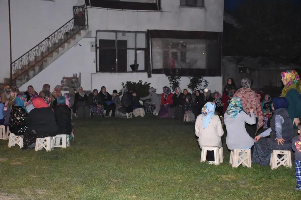 Haber: Sarıdede Mahalle Sakinleri Miraç Kandilini Kutladı - Öne Çıkan