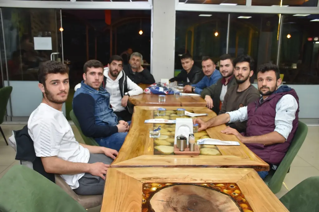 Haber: Yenimahallespor’a Moral Yemeği - Galeri-1