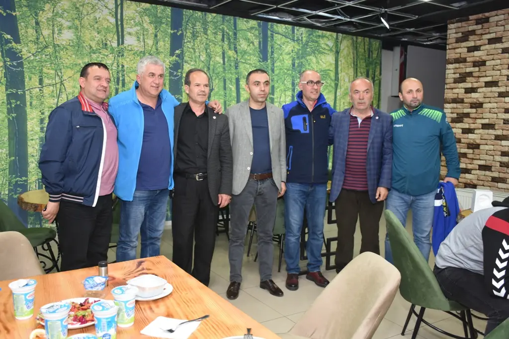 Haber: Yenimahallespor’a Moral Yemeği - Galeri-4