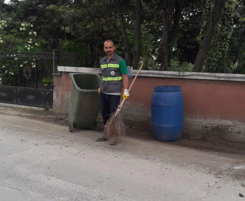 Haber: Hendek’te Temizlik Ekipleri Her Yerde - Galeri-3