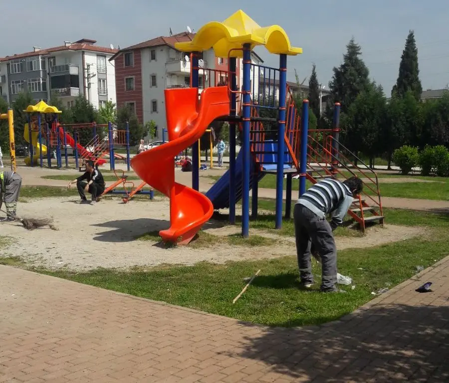 Haber: Hendek’te Temizlik Ekipleri Her Yerde - Galeri-1