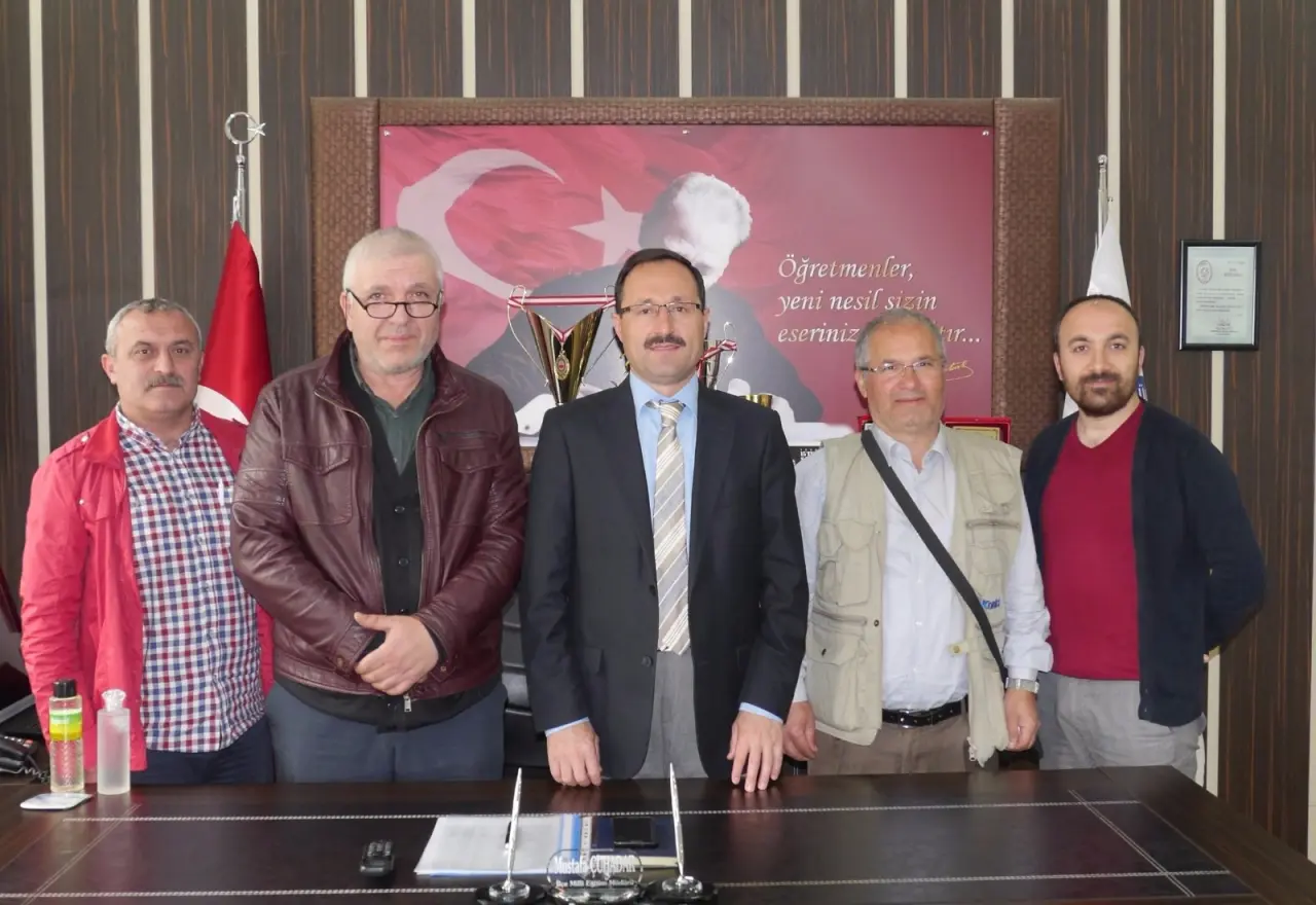 Haber: Hendek’li Gazeteciler Çuhadar’ı Ziyaret Etti - Öne Çıkan