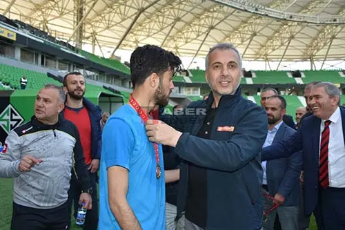 Haber: HENDEKSPOR BAL LİGİNDE YÜKSELDİ - Galeri-8