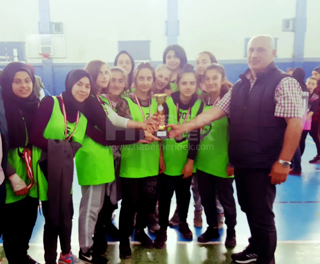 Haber: Okul Sporları Voleybol Müsabakaları sona erdi - Galeri-2