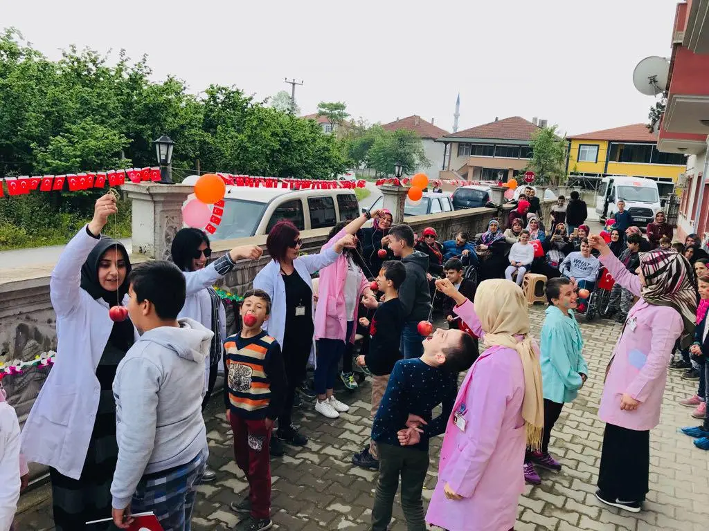 Haber: Gelişimsel Yaklaşım Özel Eğitim ve Rehabilitasyon Merkezi Çocuk Bayramını Kutladı - Galeri-2