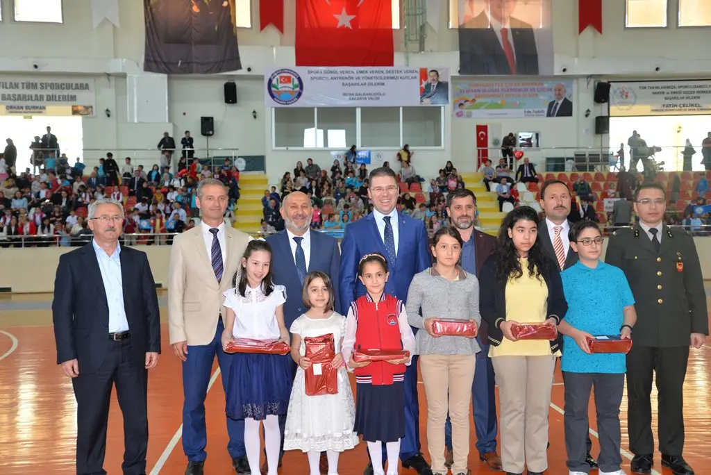 Haber: 23 Nisan Hendek’te Coşkuyla Kutlandı - Galeri-2
