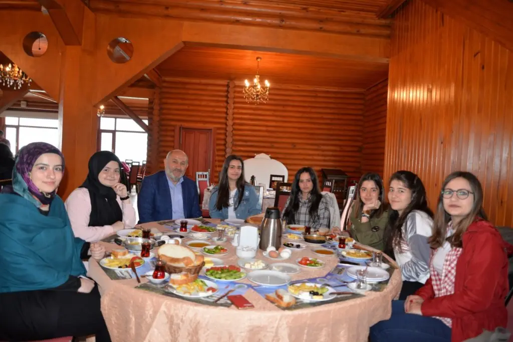 Haber: GENÇLER TARİHİ İLE BULUŞUYOR - Galeri-2