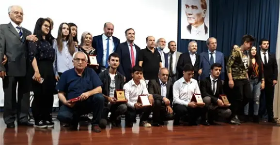 Haber: Hendek Mesleki ve Teknik Lisesinden Şiir Dinletisi - Öne Çıkan