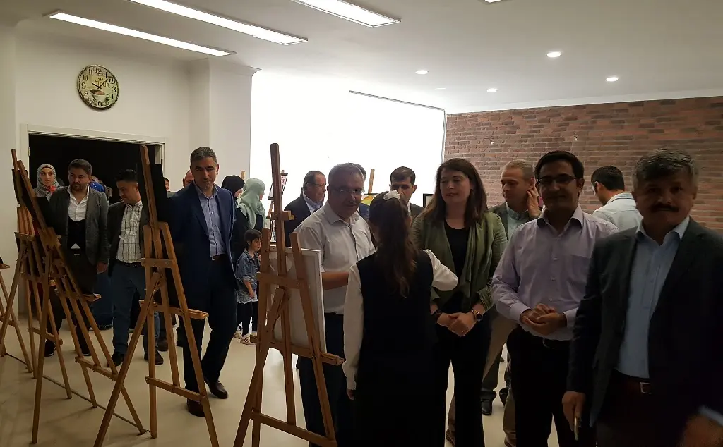 Haber: Ş. Ahmet Özsoy İmam Hatip Ortaokulunda Yılsonu Görsel Sanatlar Sergisi - Galeri-1