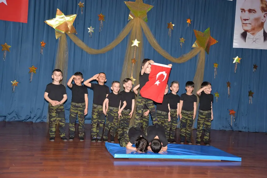 Haber: İrfan Mektebi Miniklerinden muhteşem gösteriler - Galeri-2