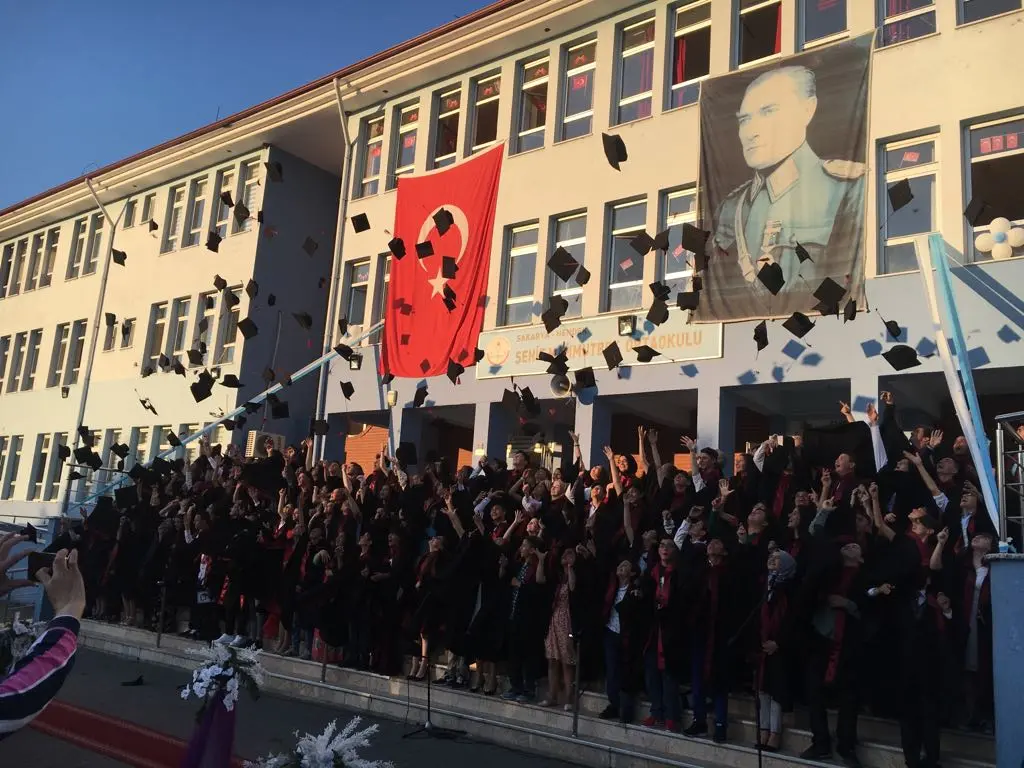 Haber: ŞEHİT MAHMUTBEY’DE MEZUNİYET TÖRENİ - Galeri-2