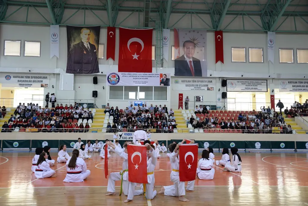 Haber: 19 MAYIS HENDEK’TE COŞKU İLE KUTLANDI - Öne Çıkan