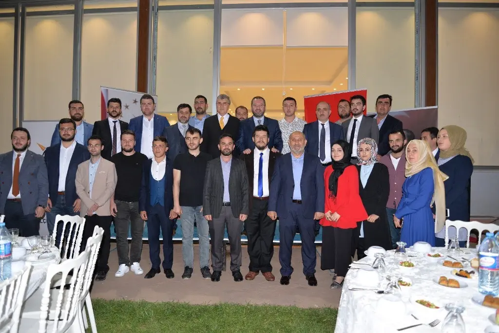 Haber: AK Parti Hendek’ten Üç Program Birden - Öne Çıkan