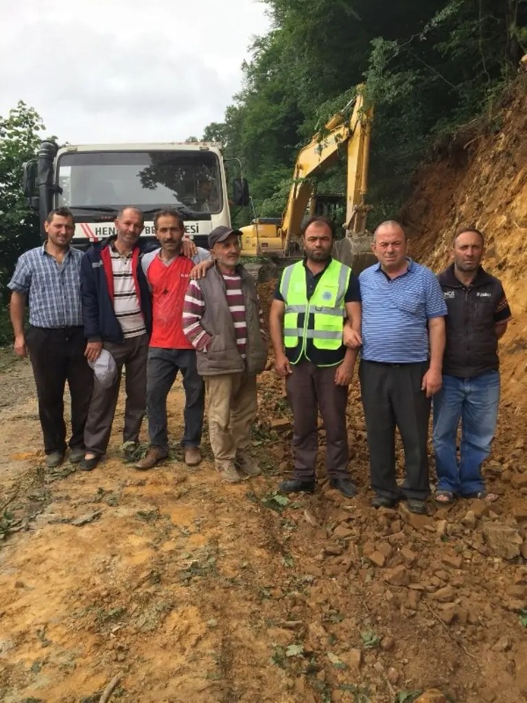 Haber: Dereköy Mahallesi’nde yollar genişliyor - Galeri-1