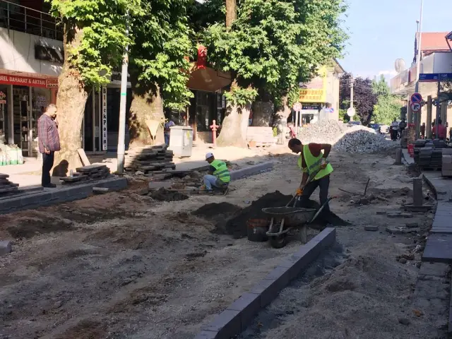 Orta Çarşıda Çalışmalar Tam Gaz Devam