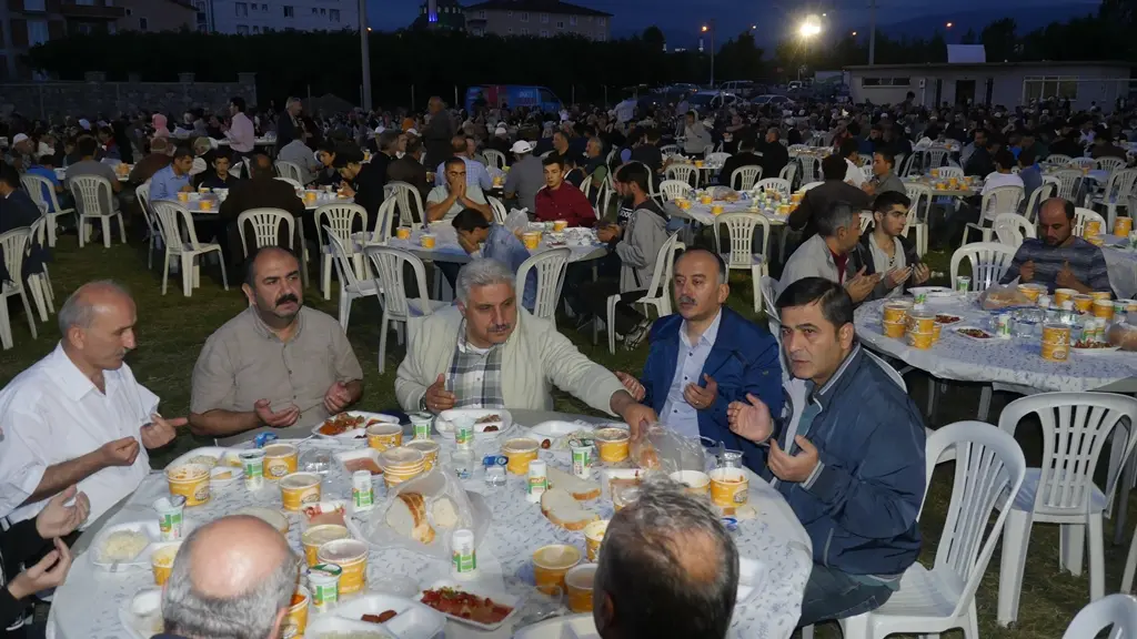 Haber: Rasimpaşa ve Yayalar Geleneksel İftarı Yapıldı - Galeri-1