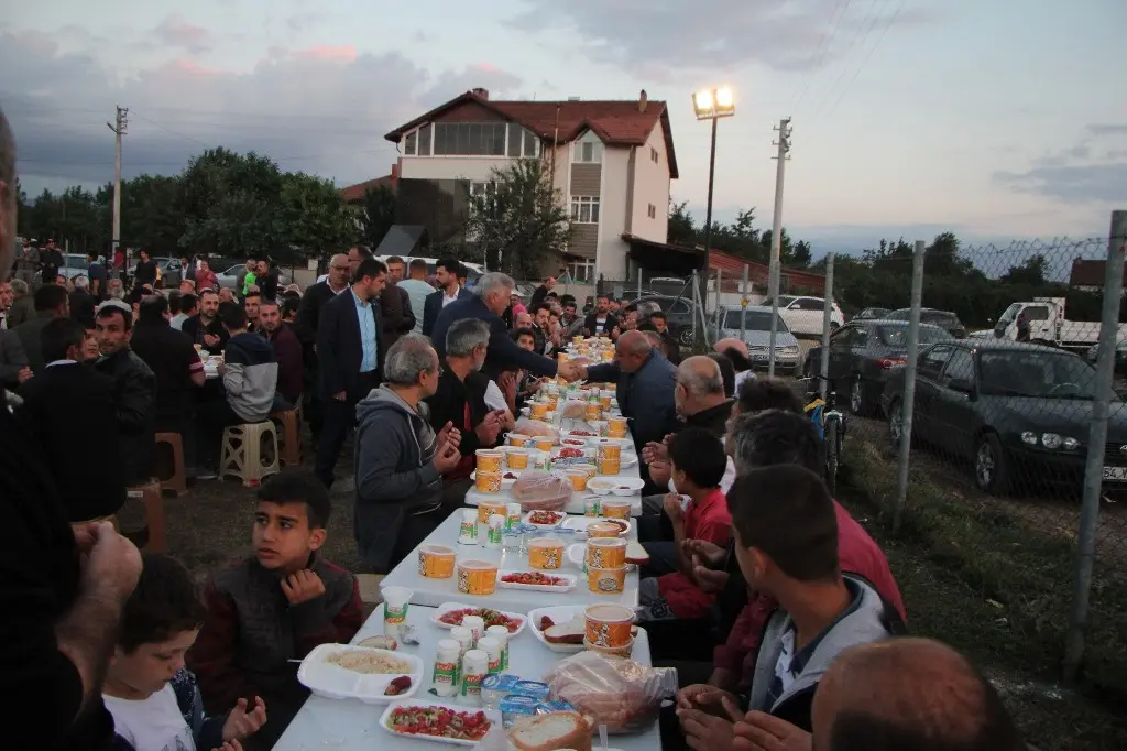 Haber: Rasimpaşa ve Yayalar Geleneksel İftarı Yapıldı - Galeri-5