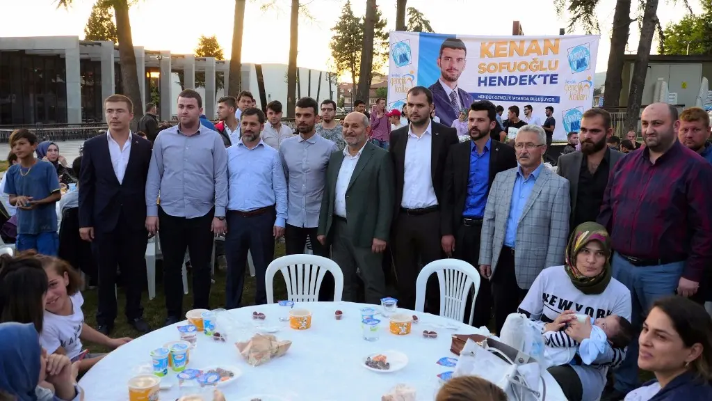 Haber: Milletvekili Adayı Sofuoğlu Hendek’te Gençlerle Buluştu - Galeri-5